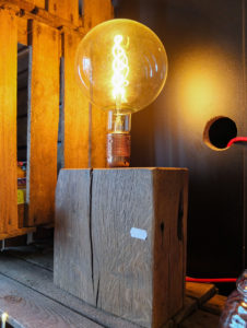 lampe pied bois recyclé