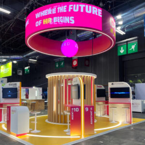 stand avec enseigne led fuchsia mobilier sunburst
